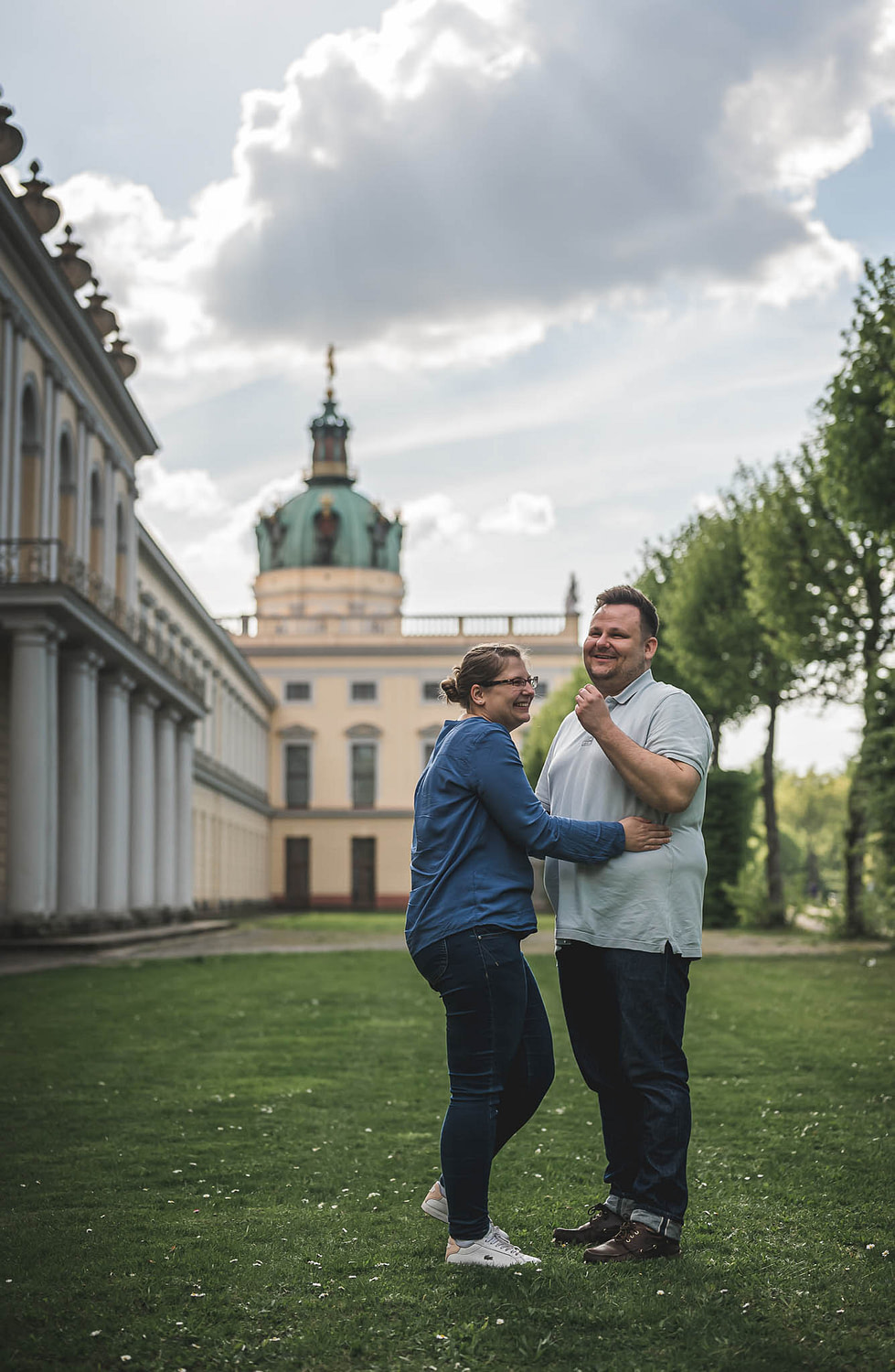 Verlobungsshooting Berlin - Paarshooting – Schloss Charlottenburg Berlin -Hochzeitsfotograf Berlin - Hochzeitsfotograf Brandenburg - Hochzeitsreportage Berlin